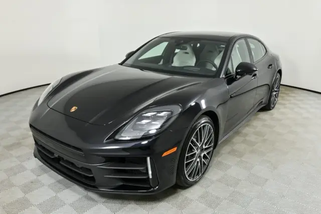 2026 Porsche Panamera 4 E-Hybrid - Photo 6