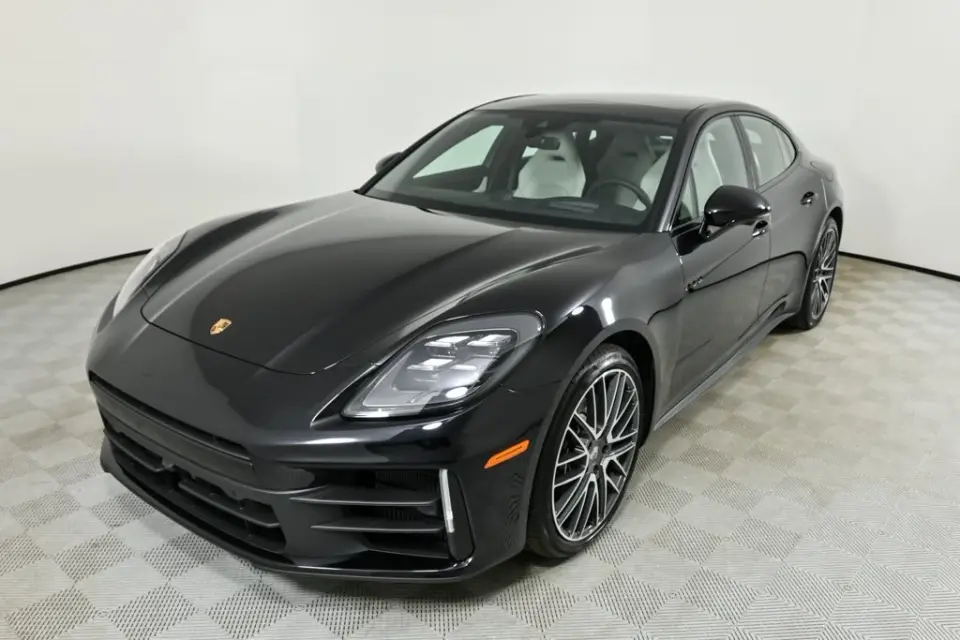 2026 Porsche Panamera 4 E-Hybrid - Photo 7