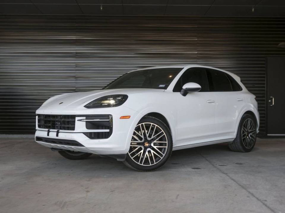 2024 Porsche Cayenne Base