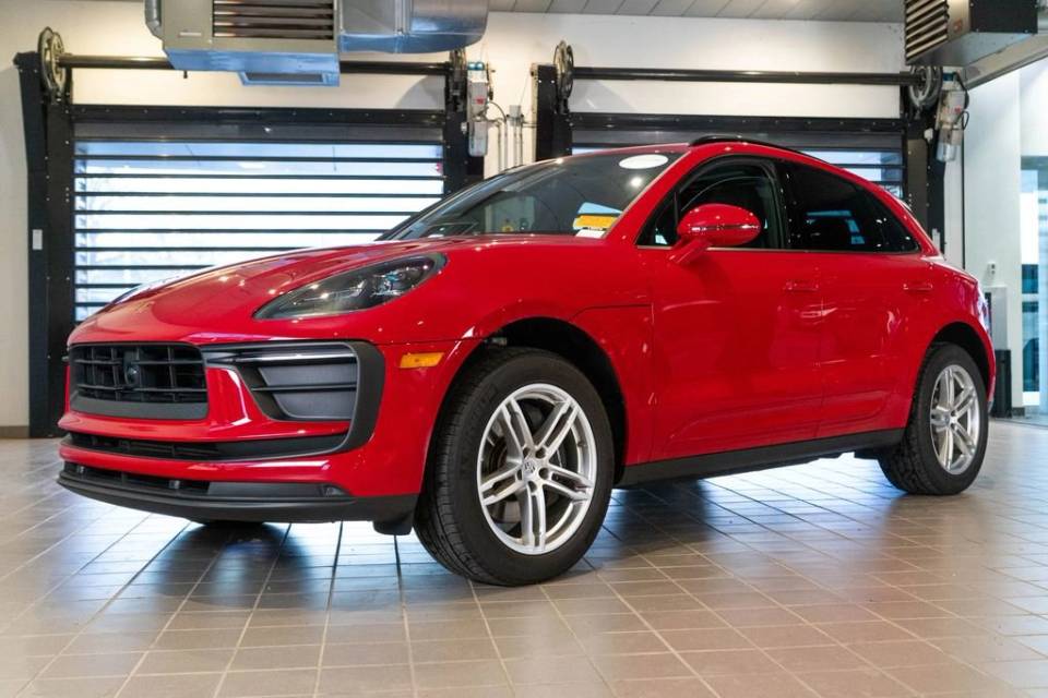 2026 Porsche Macan Base