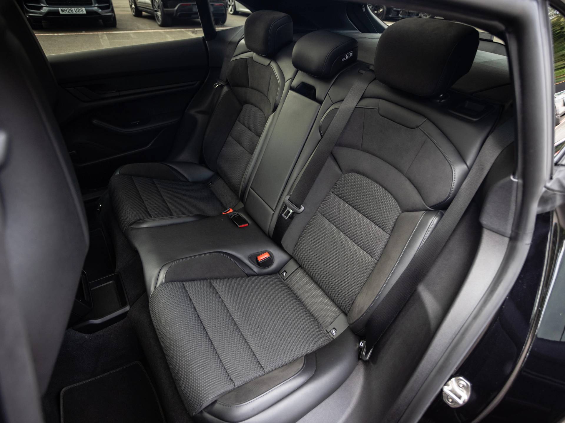 Taycan GTS Sport Turismo, photo 42 of 42