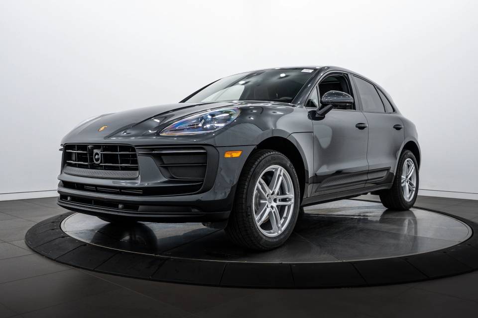 2026 Porsche Macan Base