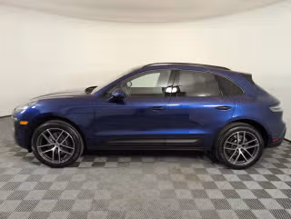 2025 Porsche Macan T - Photo 9