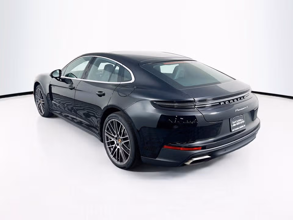 2026 Porsche Panamera 4 E-Hybrid - Photo 19