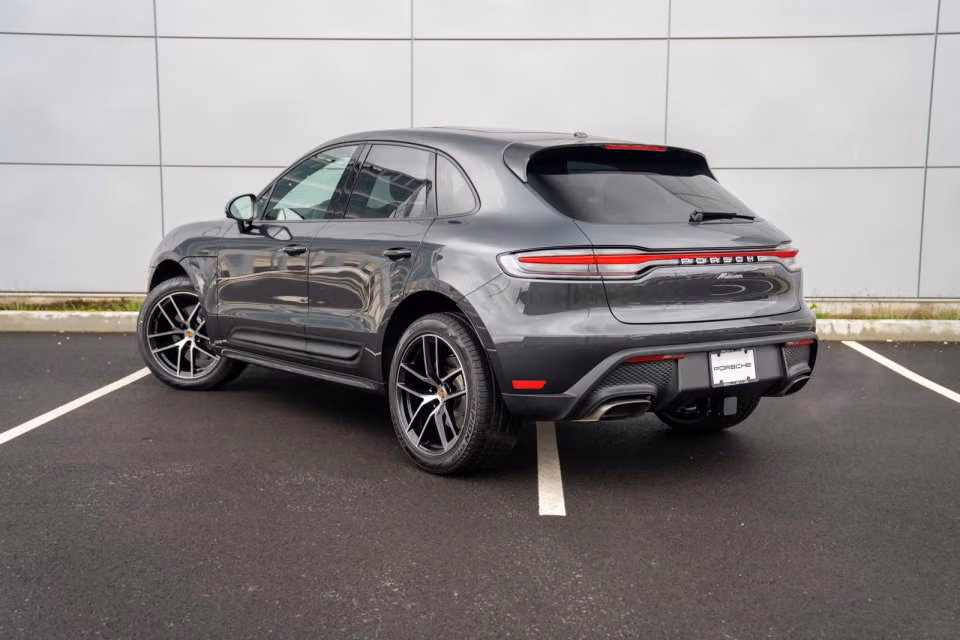 2026 Porsche Macan T - Photo 19