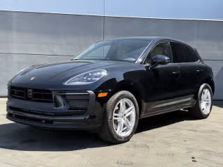 2025 Porsche Macan -'s photo