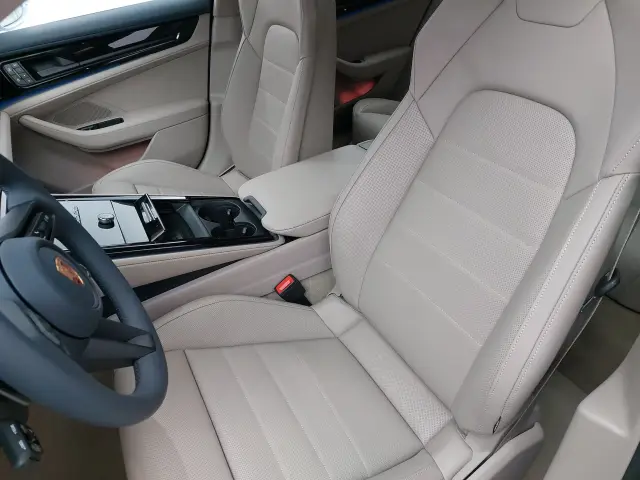 2026 Porsche Panamera Base - Photo 38