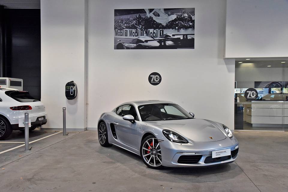 Buy used Porsche 2017 Porsche 718 Cayman S at Porsche Centre Brighton