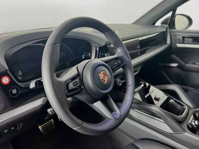 2026 Porsche Cayenne S E-Hybrid - Photo 30