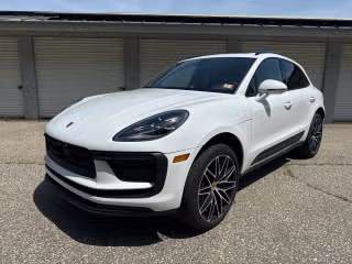 2026 Porsche Macan -'s photo