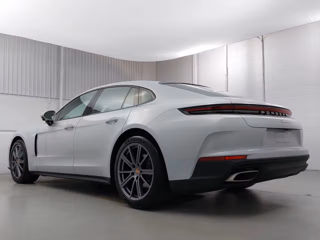 2026 Porsche Panamera Base - Photo 18