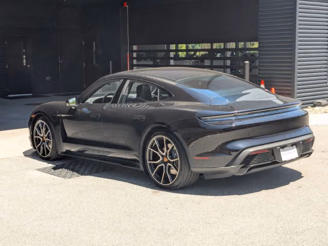 2026 Porsche Taycan Base - Photo 18