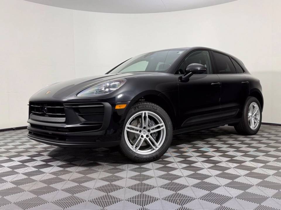 2026 Porsche Macan Base
