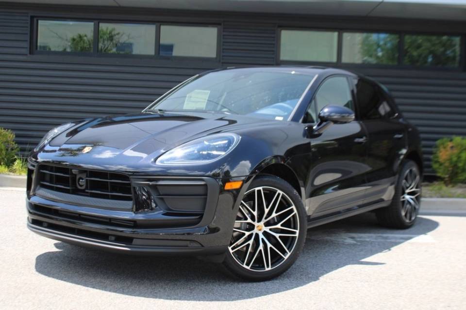 2025 Porsche Macan Base