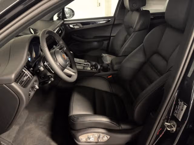 2026 Porsche Macan - Photo 34