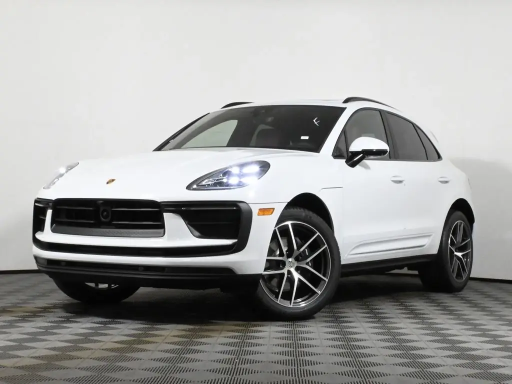 2026 Porsche Macan Base - Photo 8