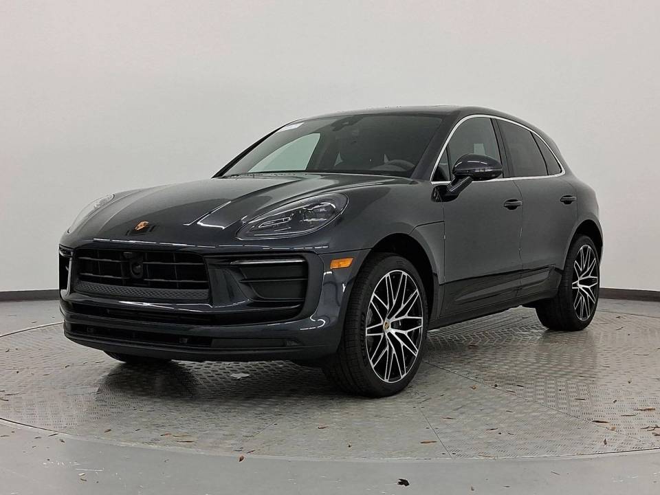 2026 Porsche Macan Base