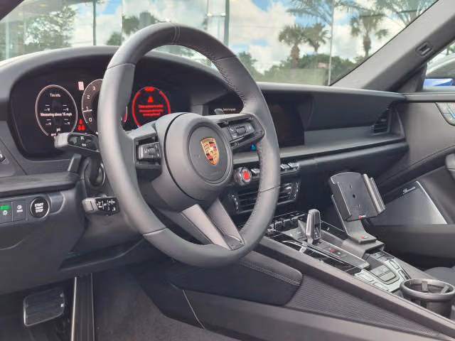 2025 Porsche 911 GTS - Photo 26