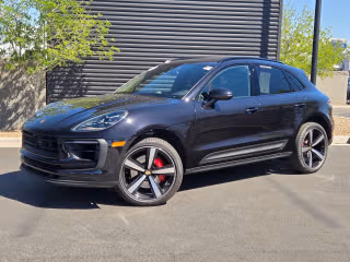 2025 Porsche Macan S's photo