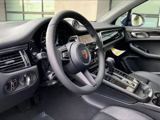 2026 Porsche Macan - Photo 29