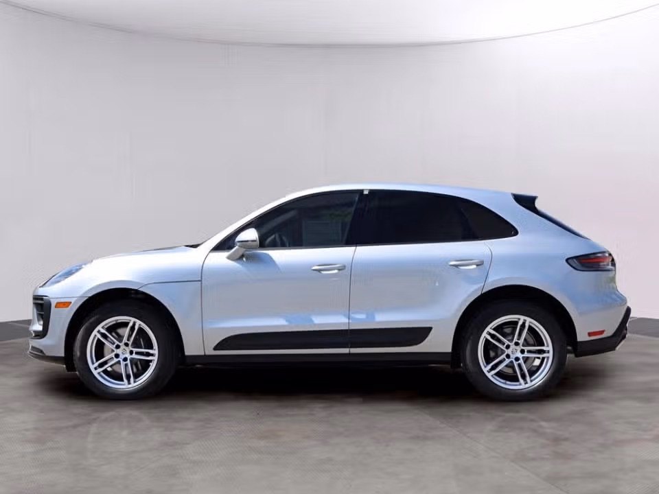 2025 Porsche Macan - Photo 11