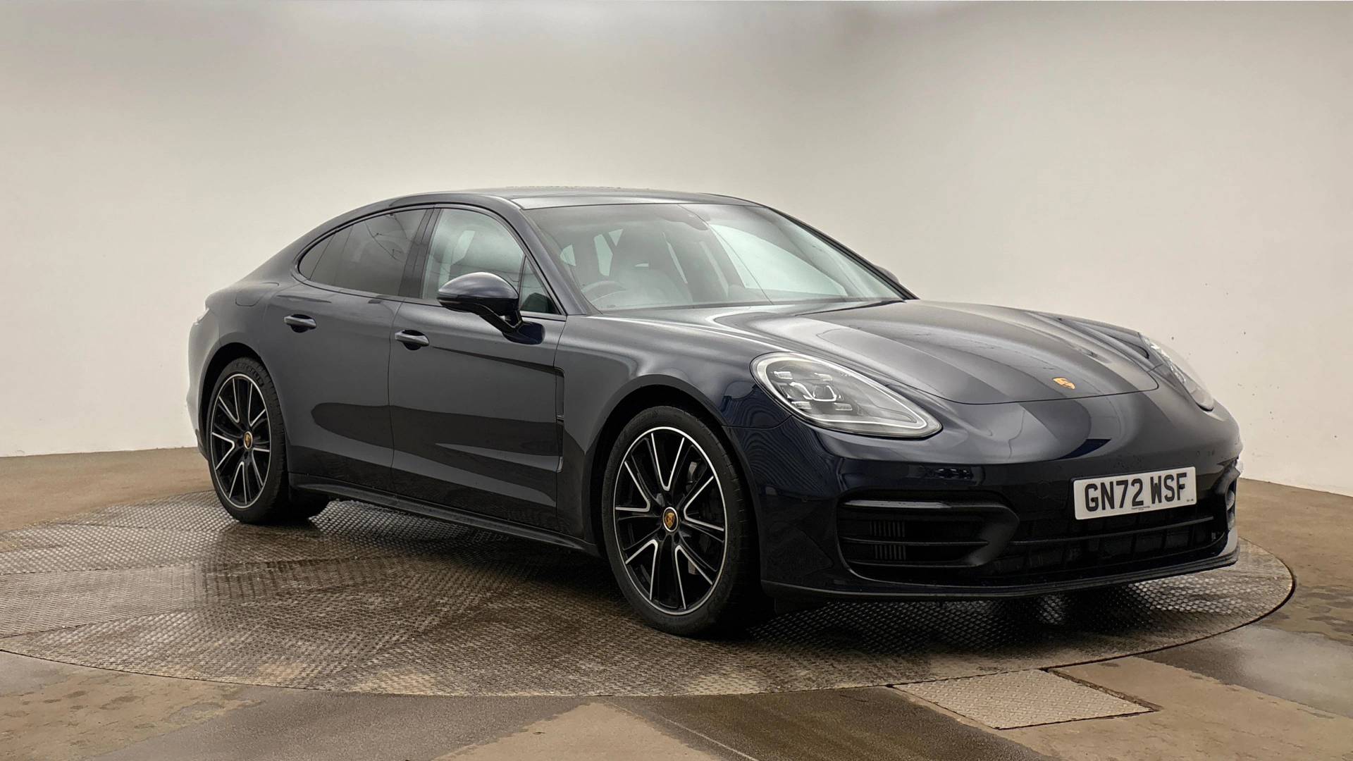 Panamera 4, photo 1 of 8