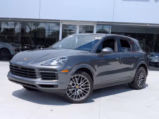 2023 Porsche Cayenne Platinum Edition's photo