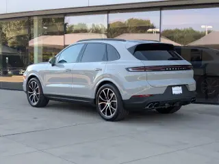 2026 Porsche Cayenne S E-Hybrid - Photo 21