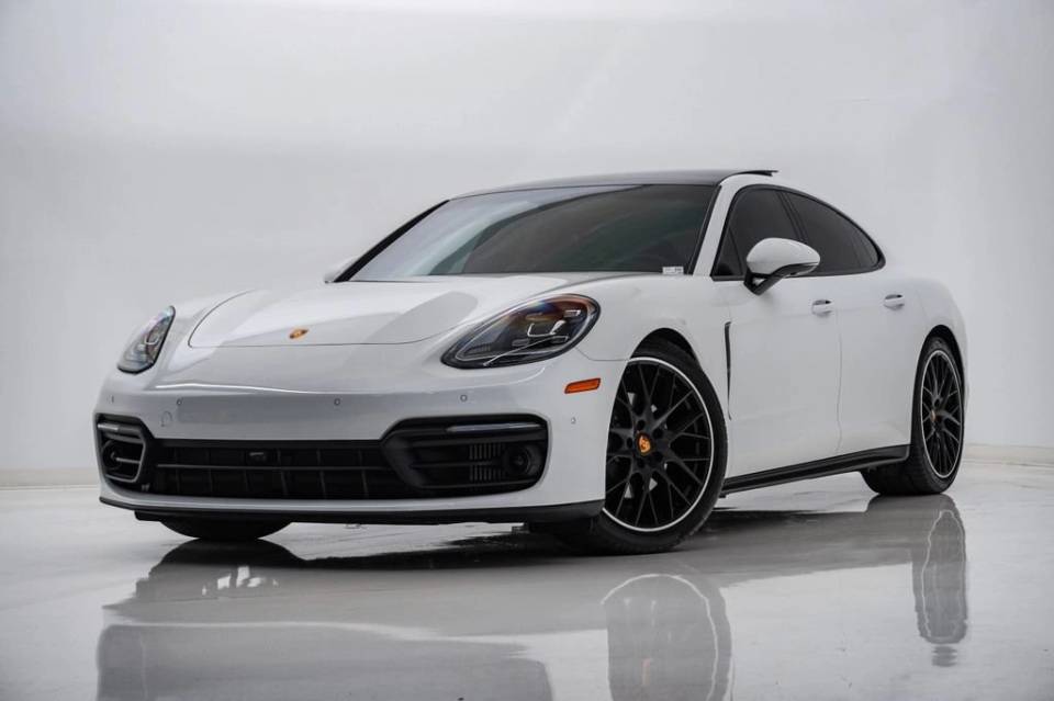 2023 Porsche Panamera 4 Platinum Edition