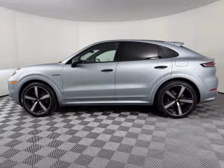 2026 Porsche Cayenne Coup E-Hybrid - Photo 9