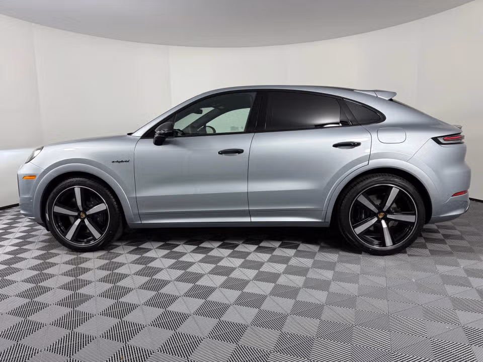 2026 Porsche Cayenne Coup E-Hybrid - Photo 11