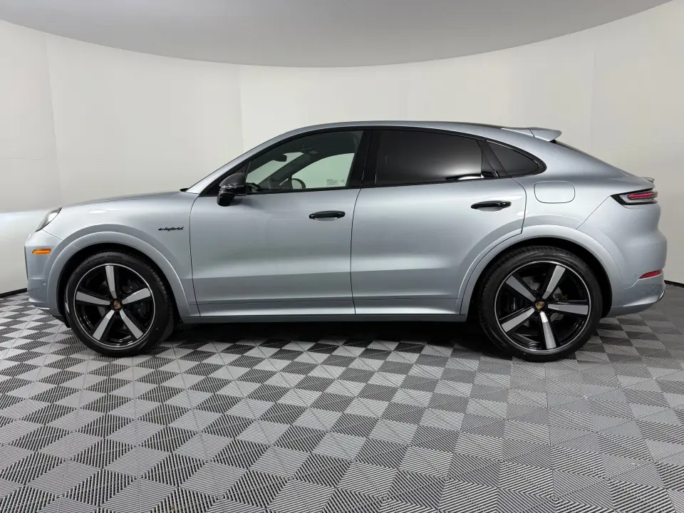 2026 Porsche Cayenne Coup E-Hybrid - Photo 15
