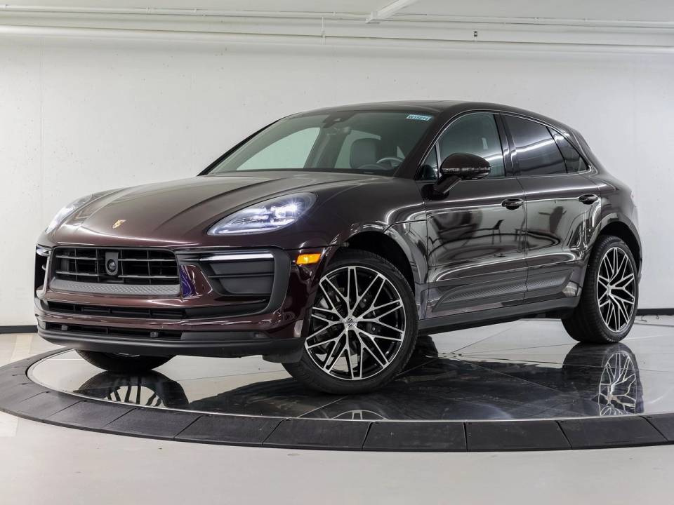 2025 Porsche Macan Base