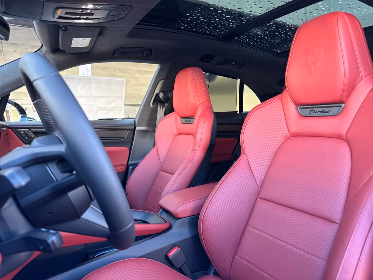 2025 Porsche Macan Turbo Electric - Photo 36