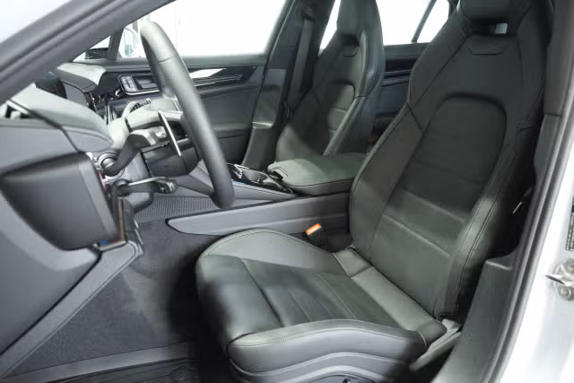 2025 Porsche Panamera Base - Photo 34
