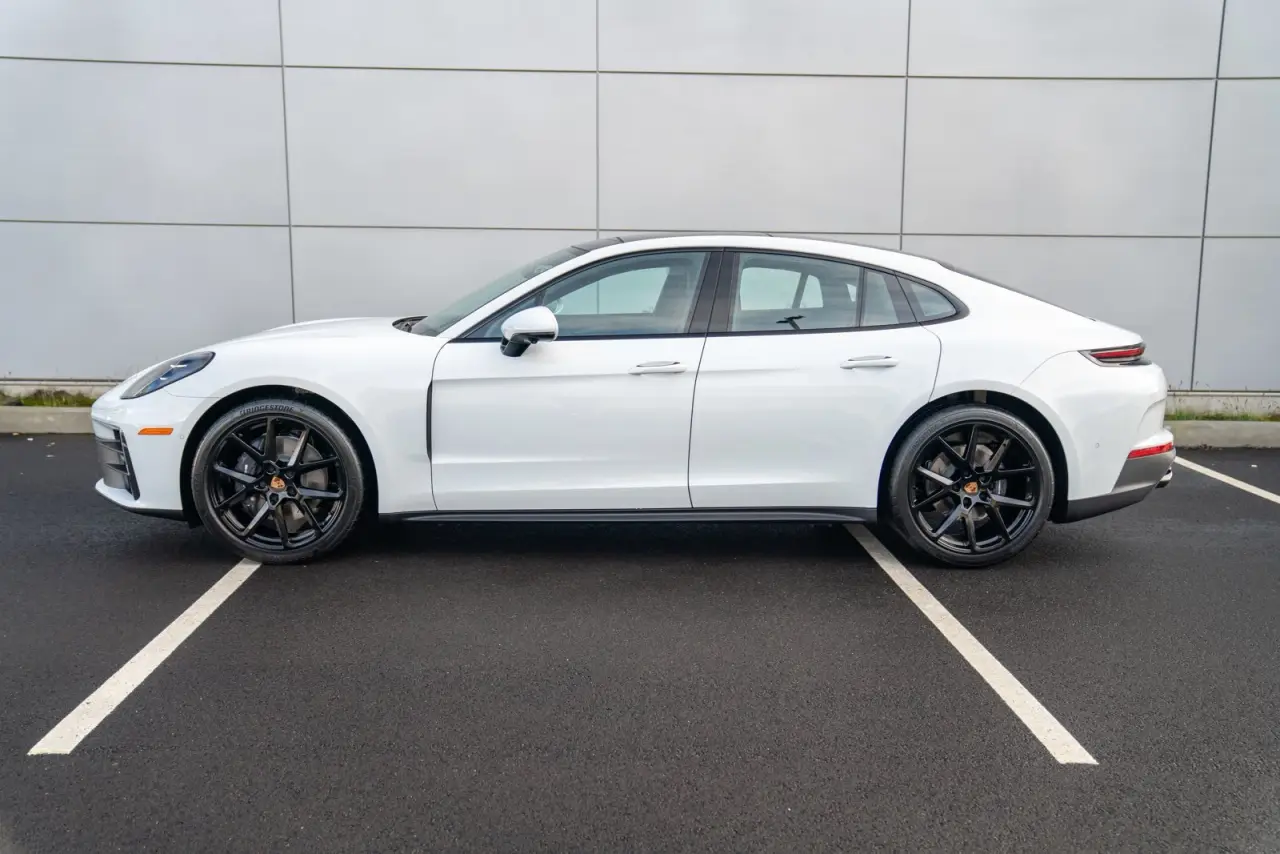 2026 Porsche Panamera Base - Photo 16
