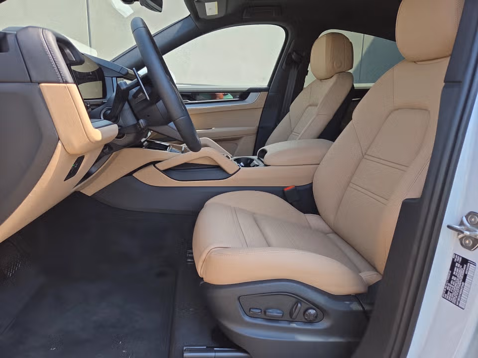 2025 Porsche Cayenne Coup E-Hybrid - Photo 35