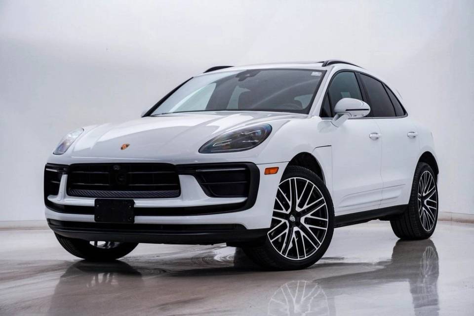 2025 Porsche Macan T