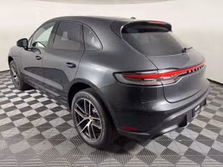 2026 Porsche Macan - Photo 9