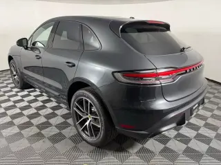 2026 Porsche Macan - Photo 13