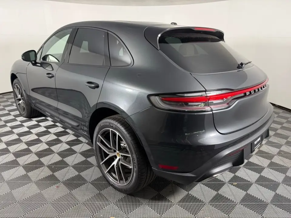 2026 Porsche Macan - Photo 15