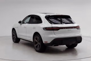 2026 Porsche Macan T - Photo 17