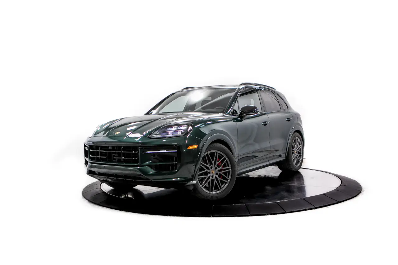 2025 Porsche Cayenne GTS - Photo 8