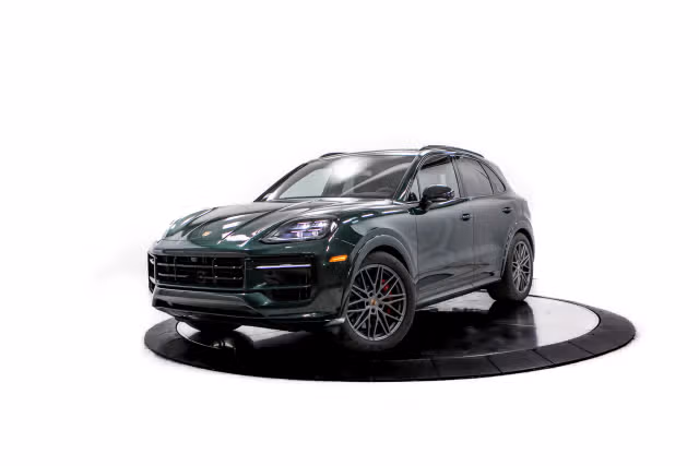 2025 Porsche Cayenne GTS - Photo 2