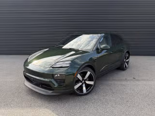 2026 Porsche Macan Macan 4 Electric's photo