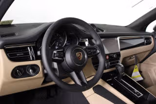 2026 Porsche Macan T - Photo 25
