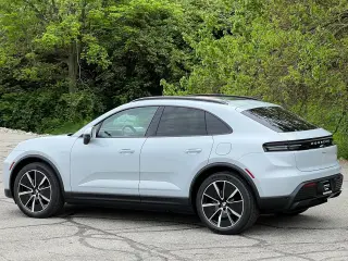 2026 Porsche Macan Base - Photo 21