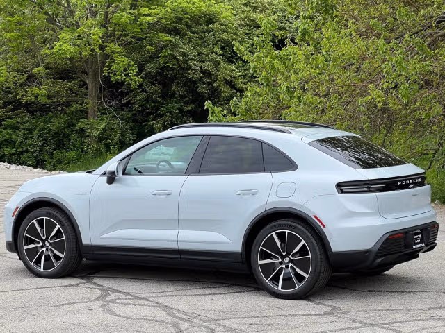 2026 Porsche Macan Base - Photo 18