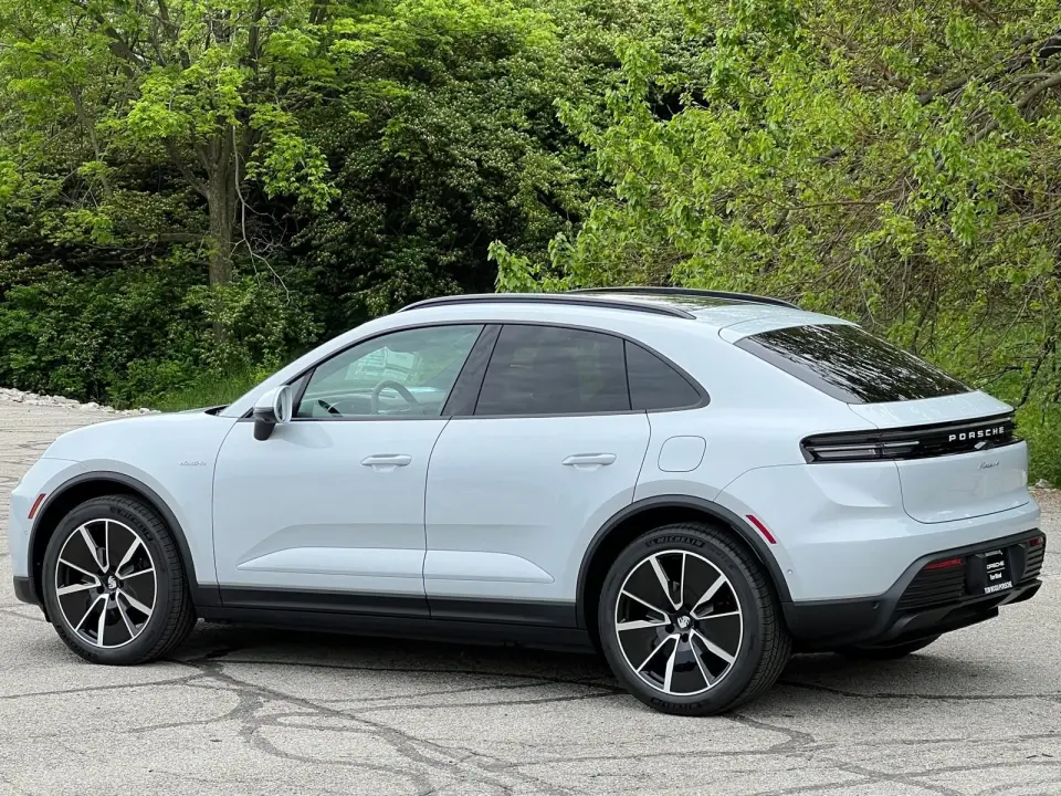 2026 Porsche Macan Base - Photo 23
