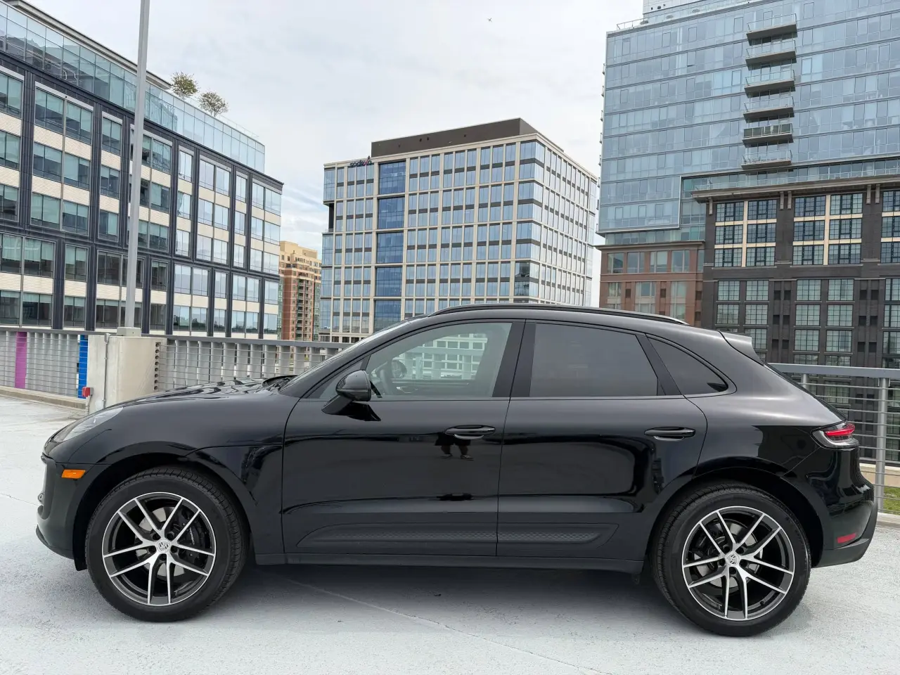 2026 Porsche Macan - Photo 16